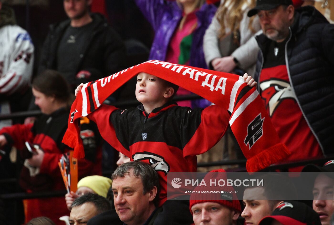 Хоккей. КХЛ. Матч "Авангард" - "Локомотив"