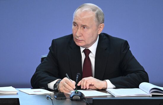 Президент Владимир Путин принял участие в ежегодном расширенном заседании коллегии МВД