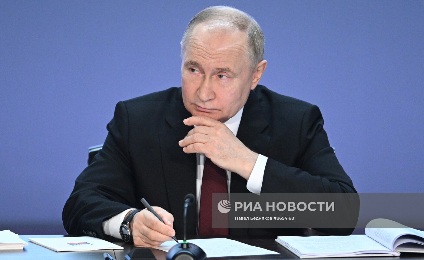 Президент Владимир Путин принял участие в ежегодном расширенном заседании коллегии МВД