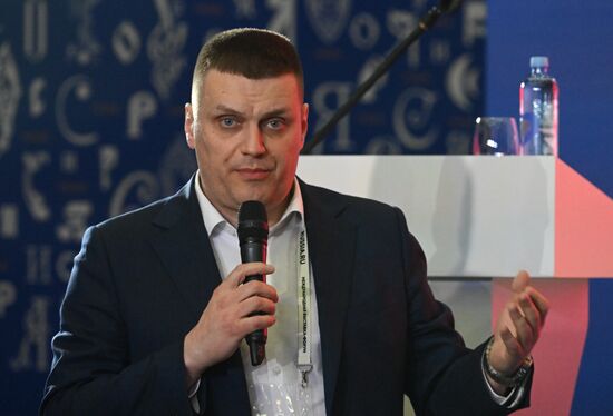 Выставка "Россия". Круглый стол "Технопарки - двигатель развития молодежного предпринимательства в Союзном Государстве"