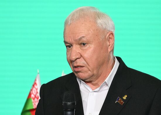 Выставка "Россия". Круглый стол "Технопарки - двигатель развития молодежного предпринимательства в Союзном Государстве"