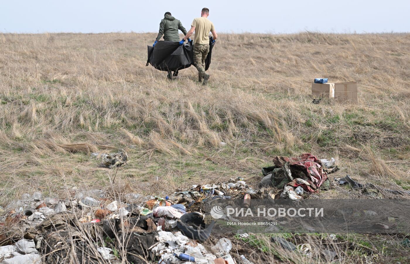 Сбор останков солдат ВСУ для гуманитарного обмена погибшими