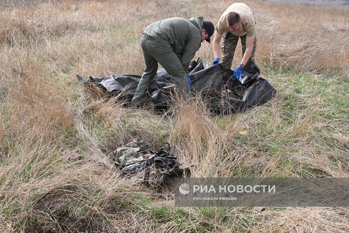 Сбор останков солдат ВСУ для гуманитарного обмена погибшими