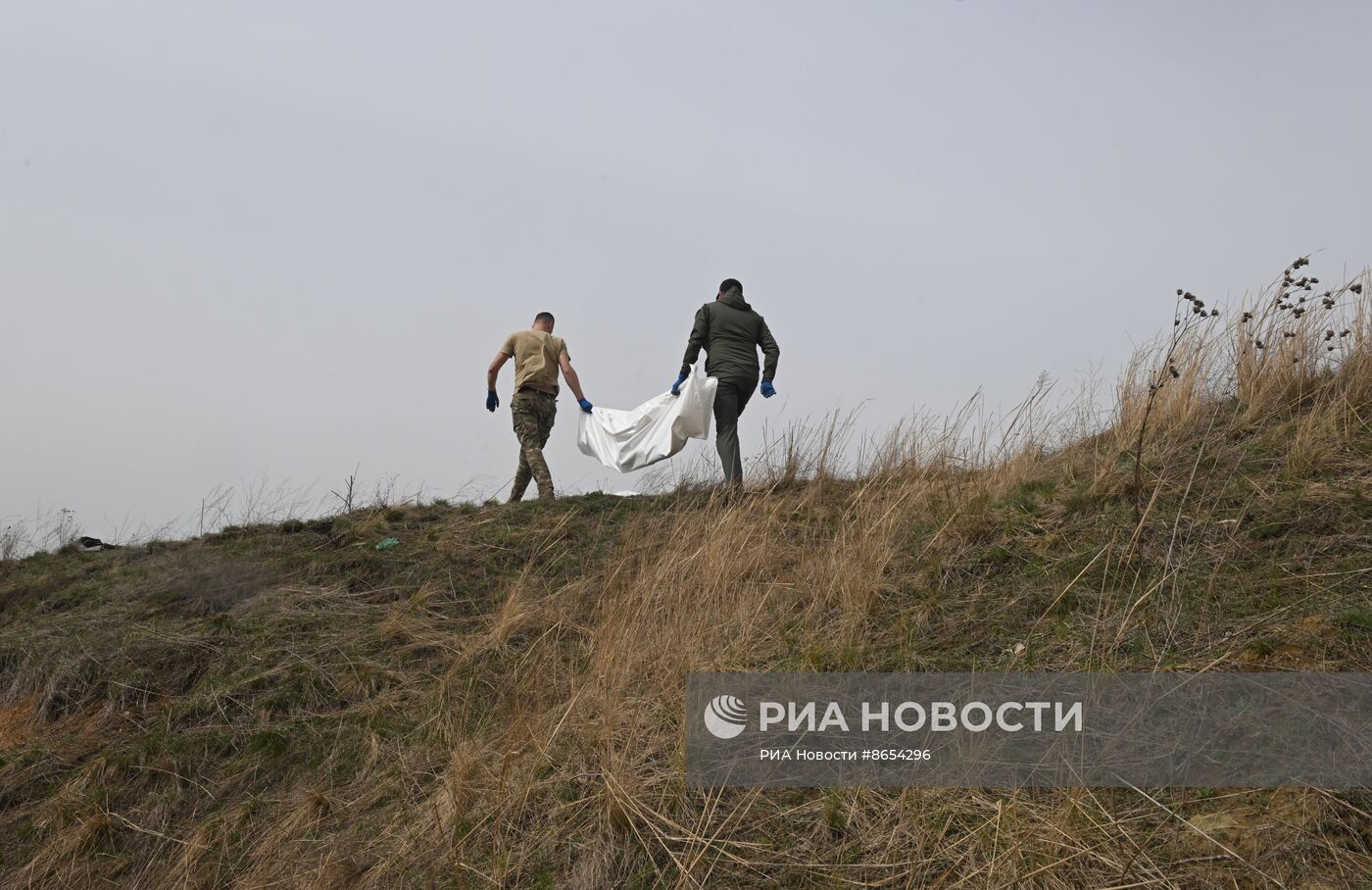 Сбор останков солдат ВСУ для гуманитарного обмена погибшими