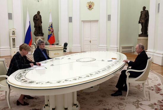 Президент Владимир Путин встретился с сербским режиссером Эмиром Кустурицей