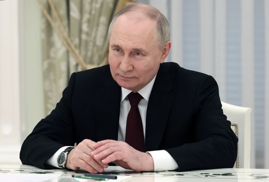 Президент Владимир Путин встретился с сербским режиссером Эмиром Кустурицей