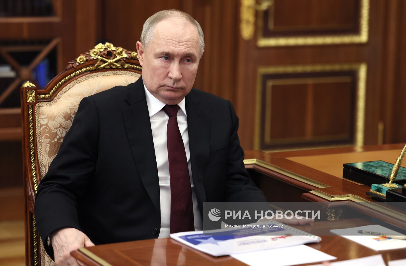 Президент Владимир Путин встретился с руководителем фонда "Защитники Отечества" Анной Цивилёвой