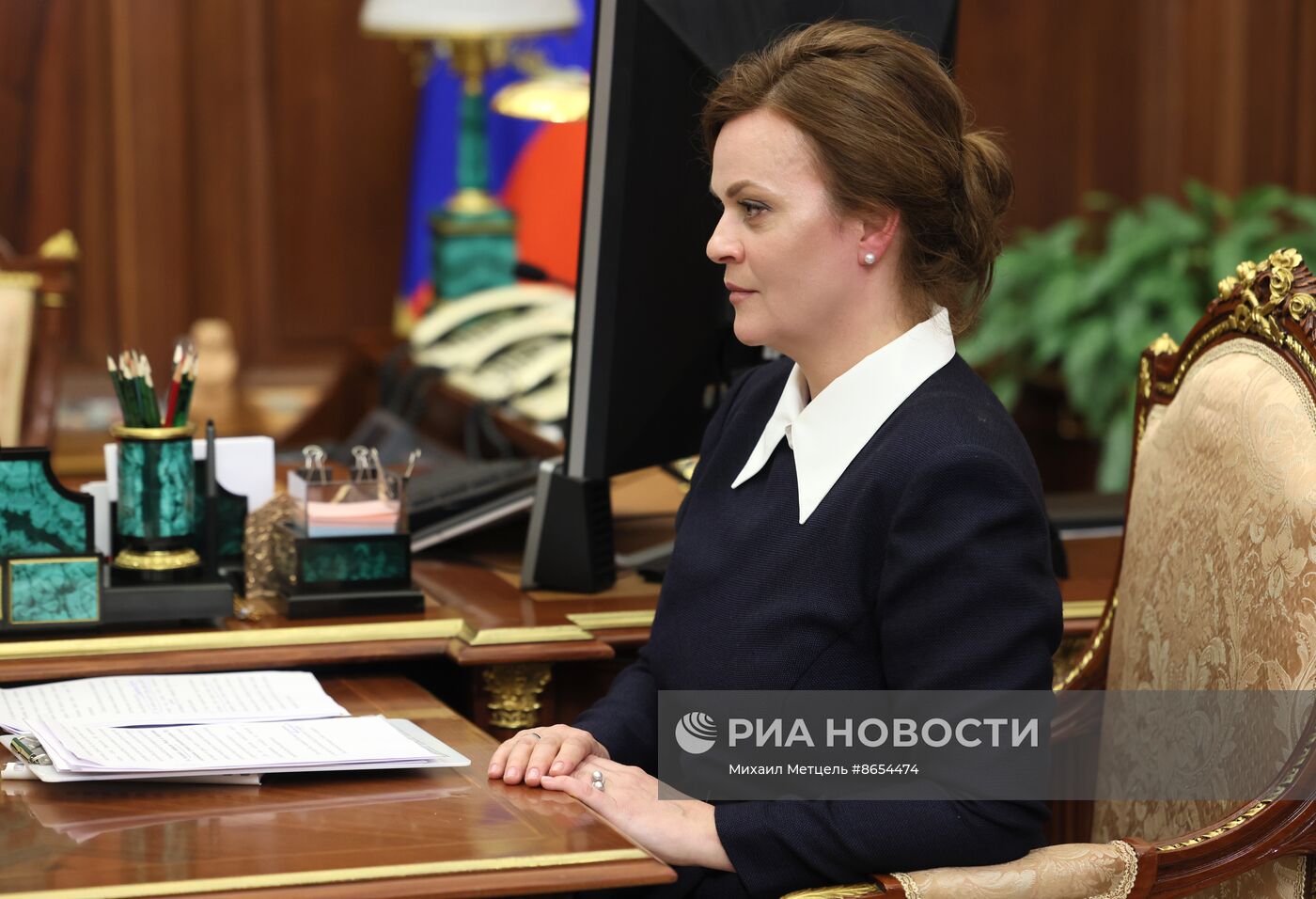 Президент Владимир Путин встретился с руководителем фонда "Защитники Отечества" Анной Цивилёвой