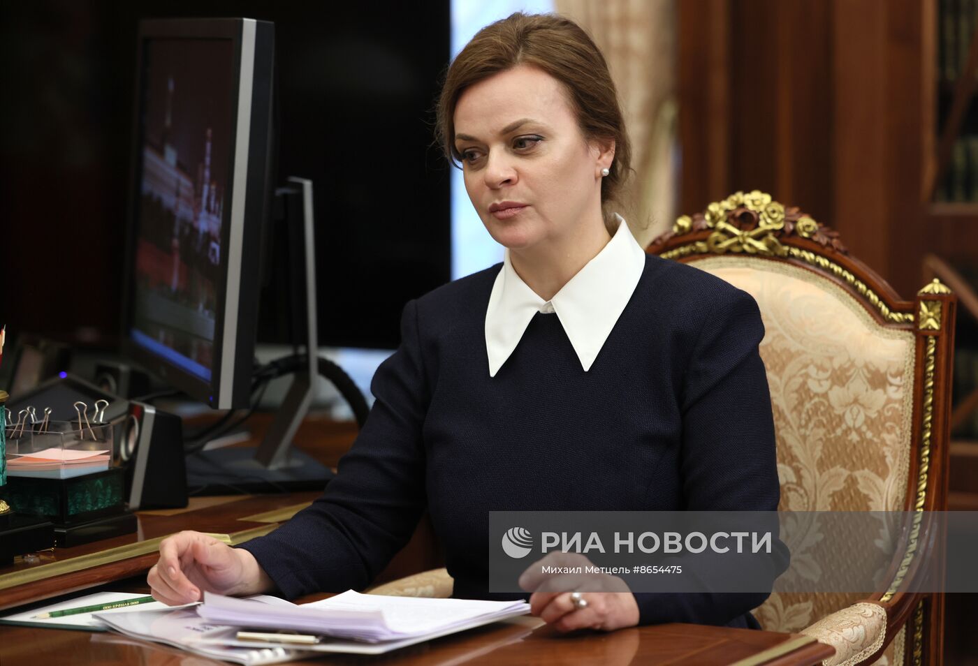 Президент Владимир Путин встретился с руководителем фонда "Защитники Отечества" Анной Цивилёвой