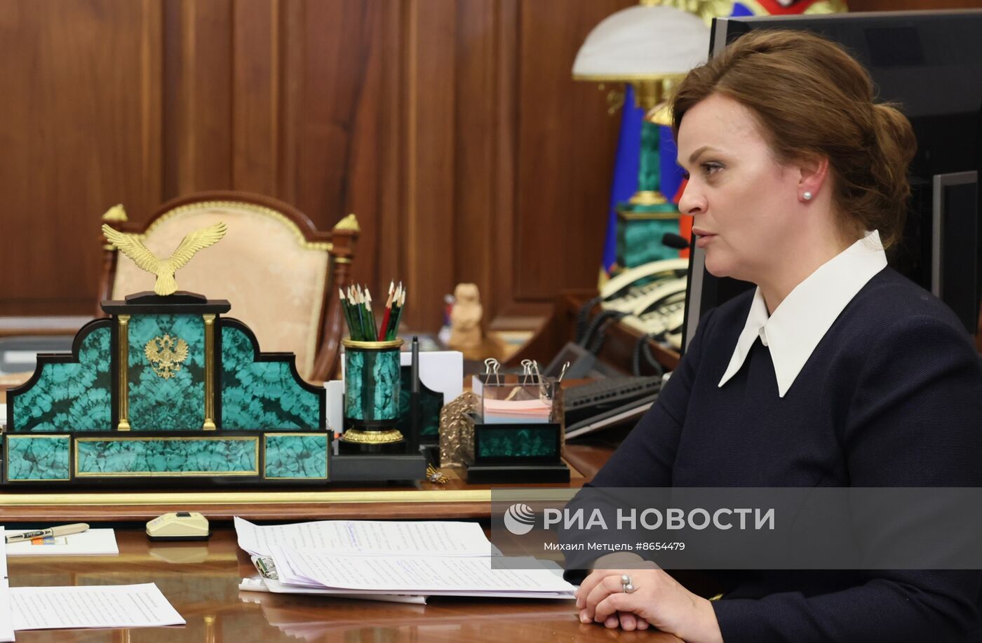 Президент Владимир Путин встретился с руководителем фонда "Защитники Отечества" Анной Цивилёвой