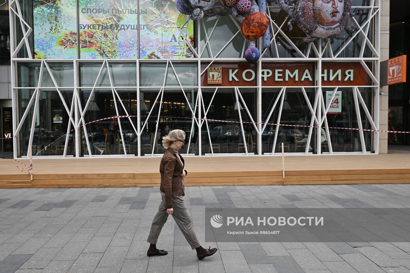 Подготовка летних веранд к открытию в Москве