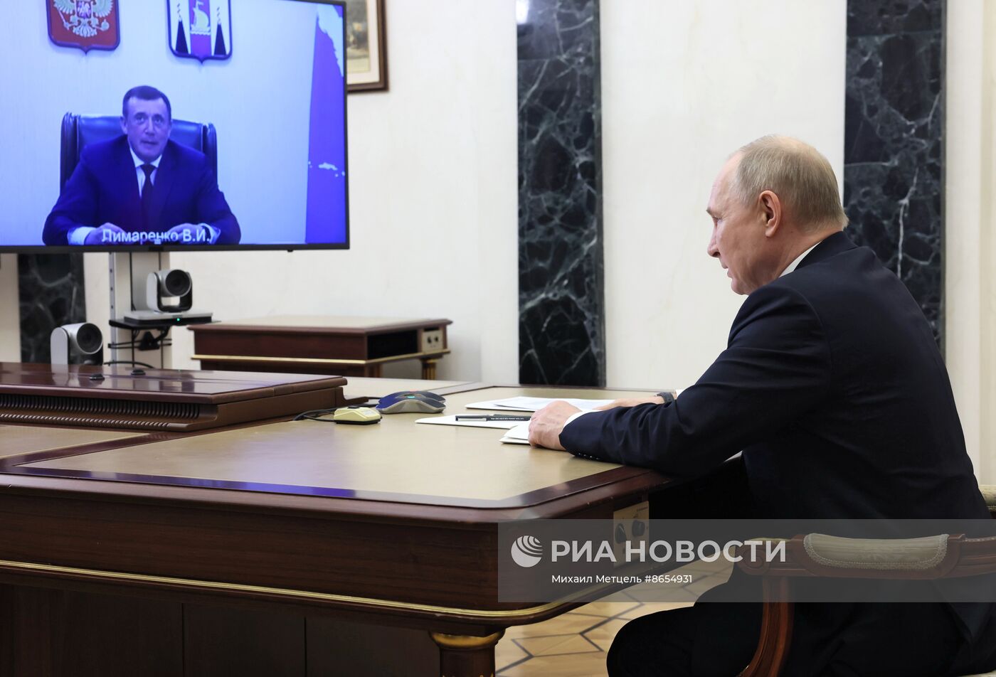 Рабочая встреча президента Владимира Путина с губернатором Сахалинской области Валерием Лимаренко