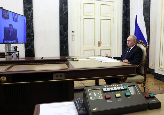 Рабочая встреча президента Владимира Путина с губернатором Сахалинской области Валерием Лимаренко