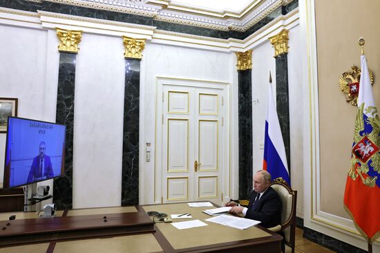 Рабочая встреча президента Владимира Путина с губернатором Забайкальского края Александром Осиповым