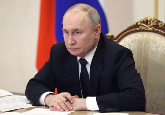Президент Владимир Путин принял участие в церемонии открытия социальных и жилых объектов в новых регионах