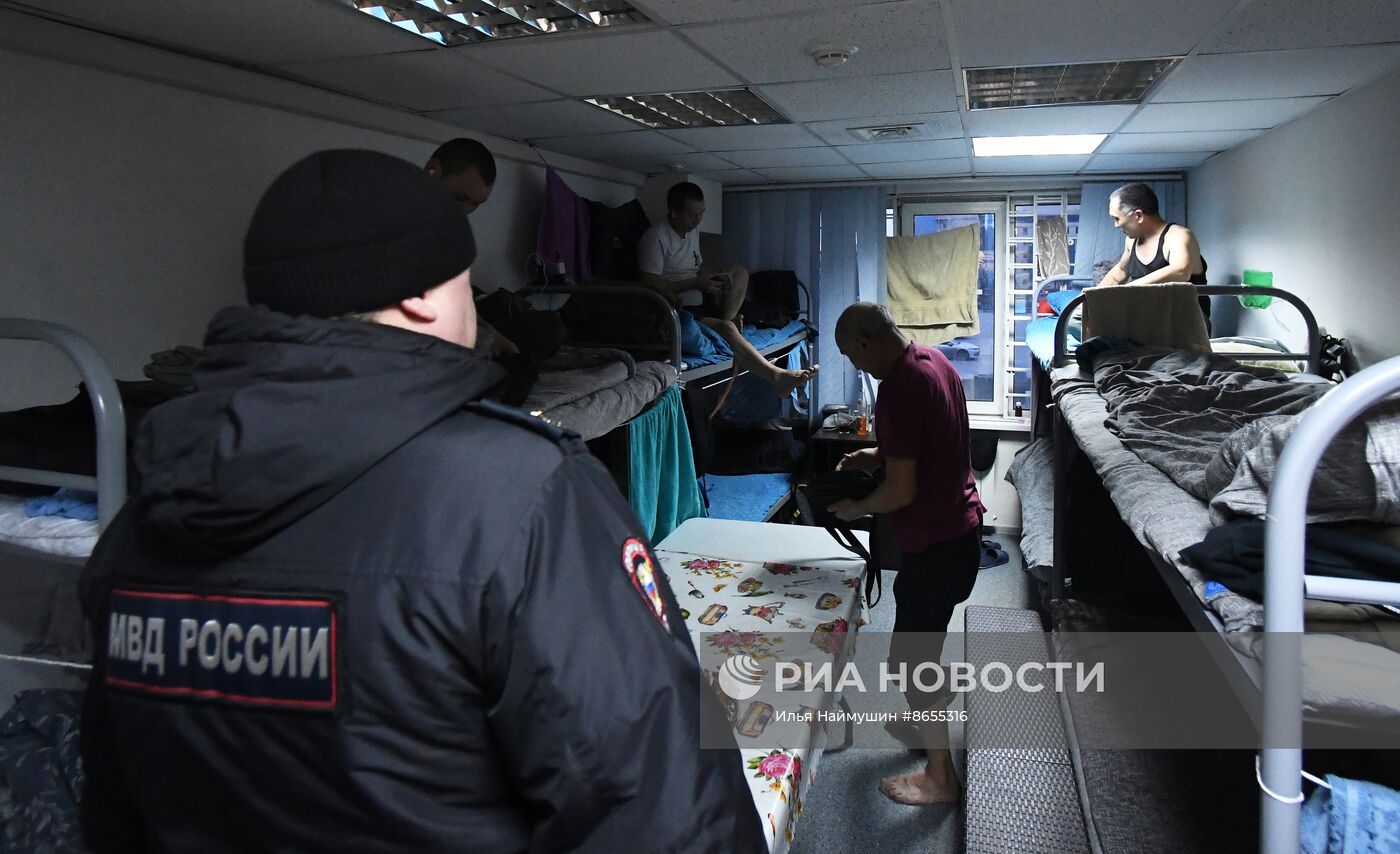 Рейд по выявлению незаконных трудовых мигрантов в Красноярске