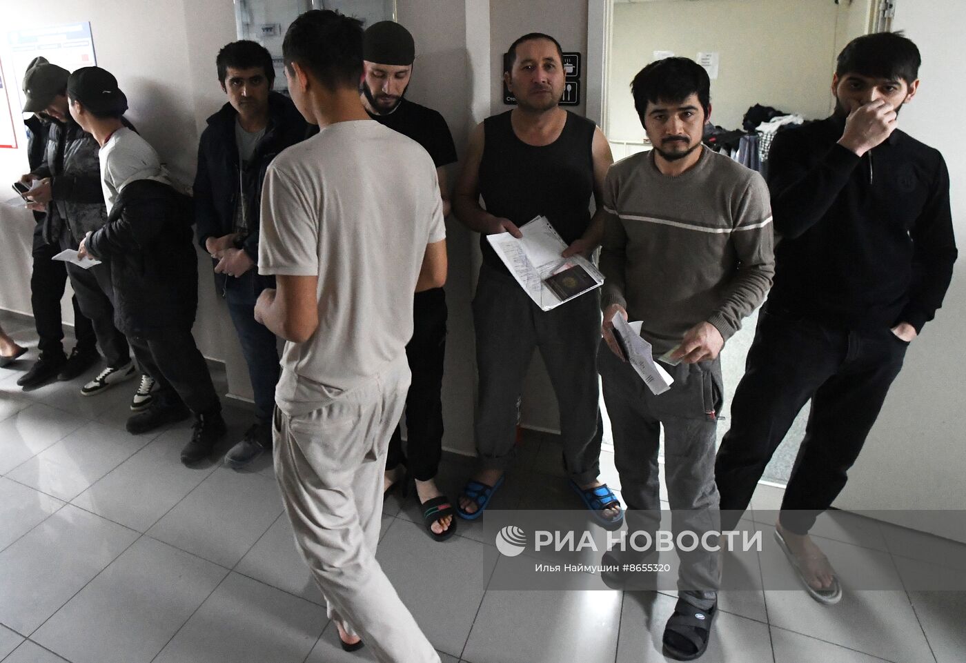 Рейд по выявлению незаконных трудовых мигрантов в Красноярске