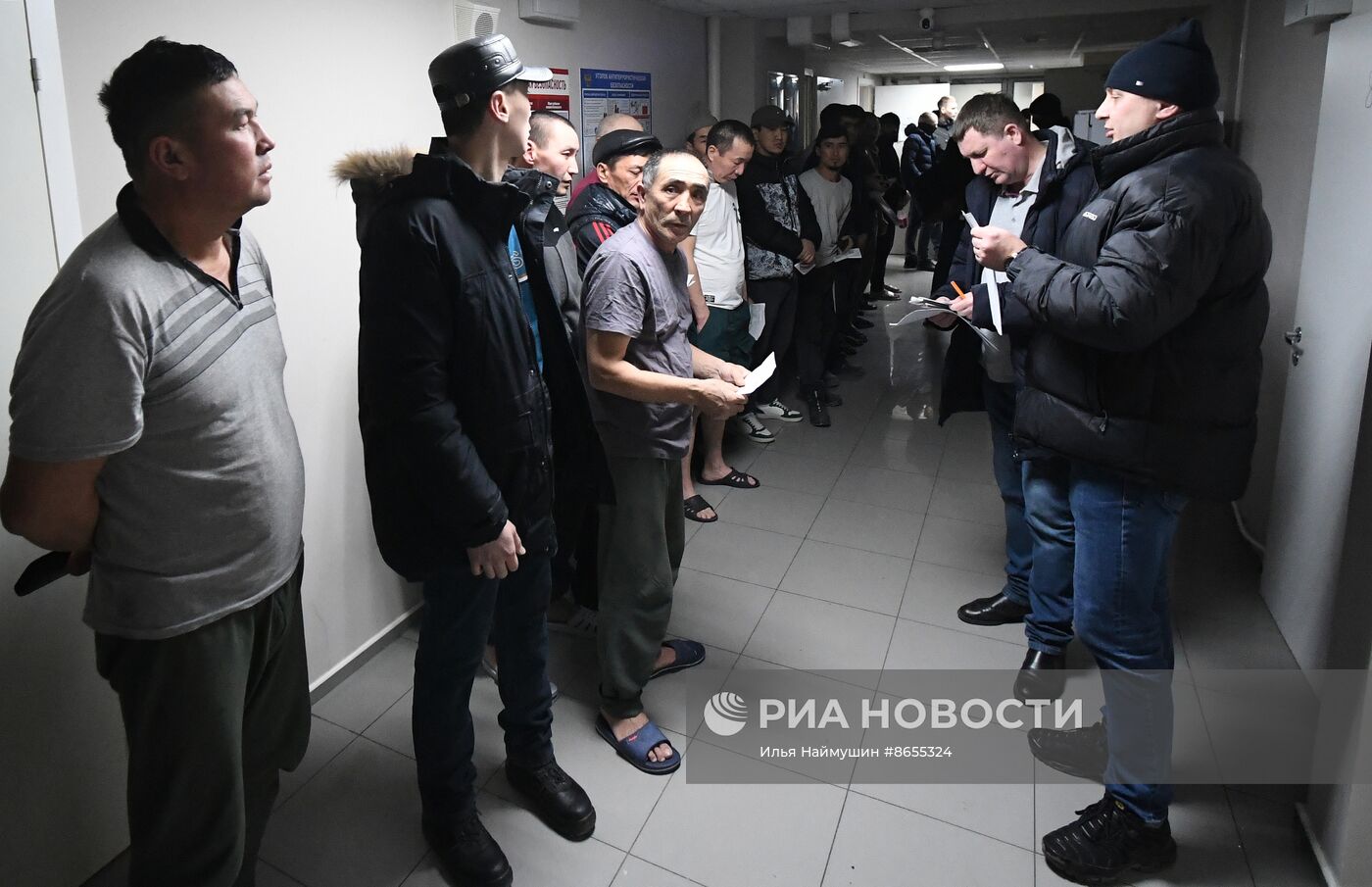 Рейд по выявлению незаконных трудовых мигрантов в Красноярске