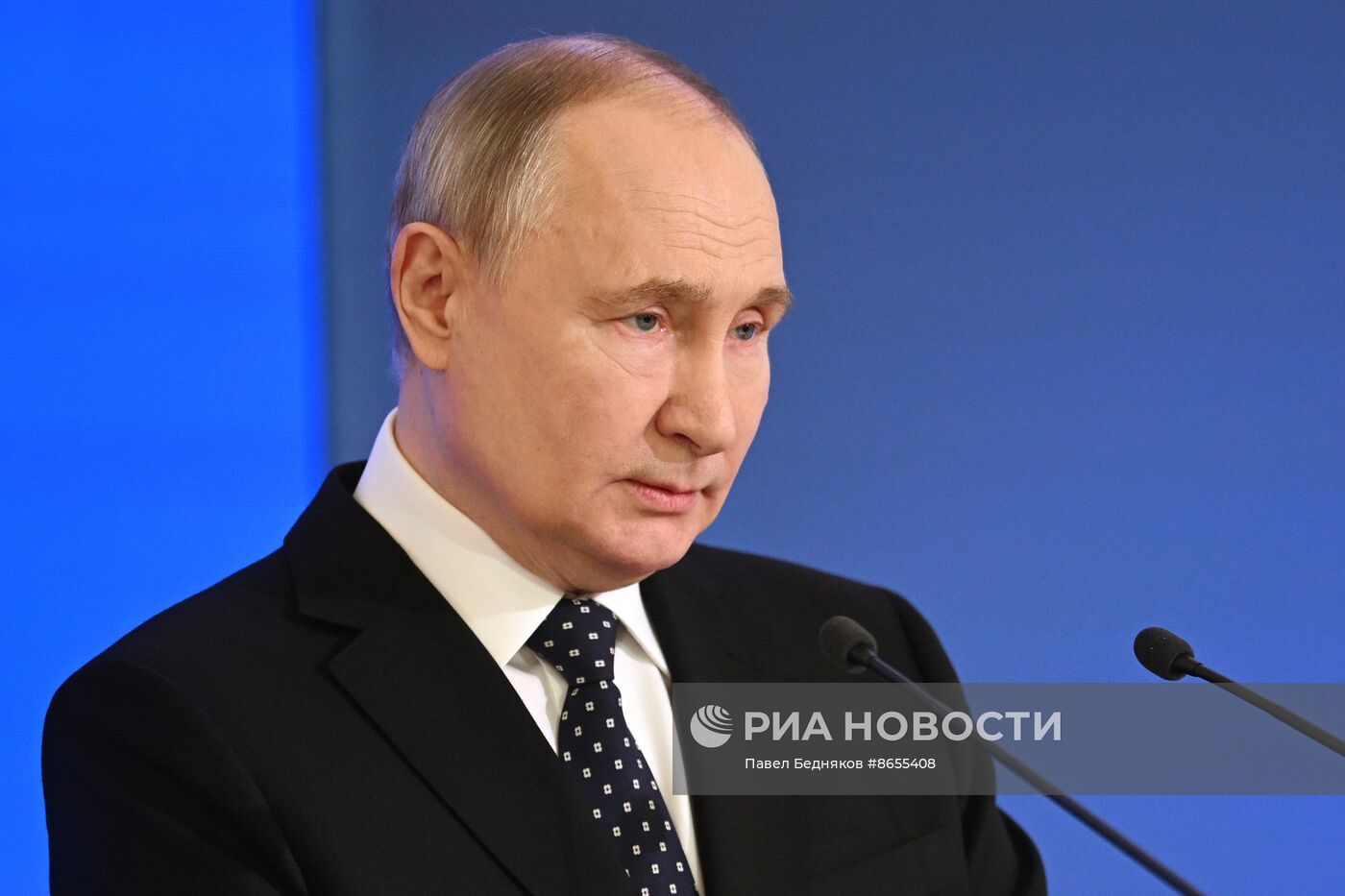 Президент Владимир Путин принял участие в съезде Федерации независимых профсоюзов России