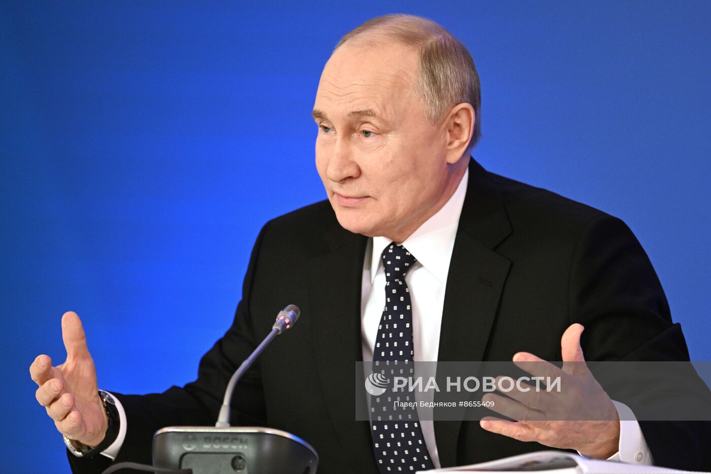 Президент Владимир Путин принял участие в съезде Федерации независимых профсоюзов России