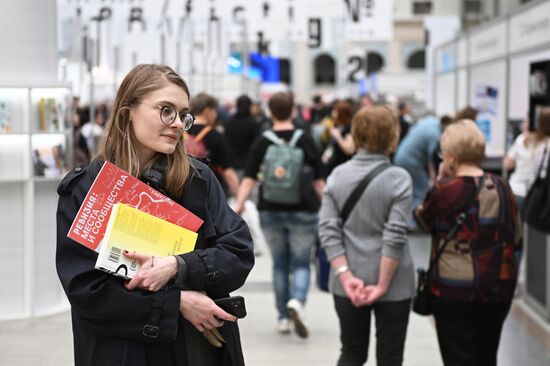 Международная ярмарка интеллектуальной литературы "non/fictioN весна"