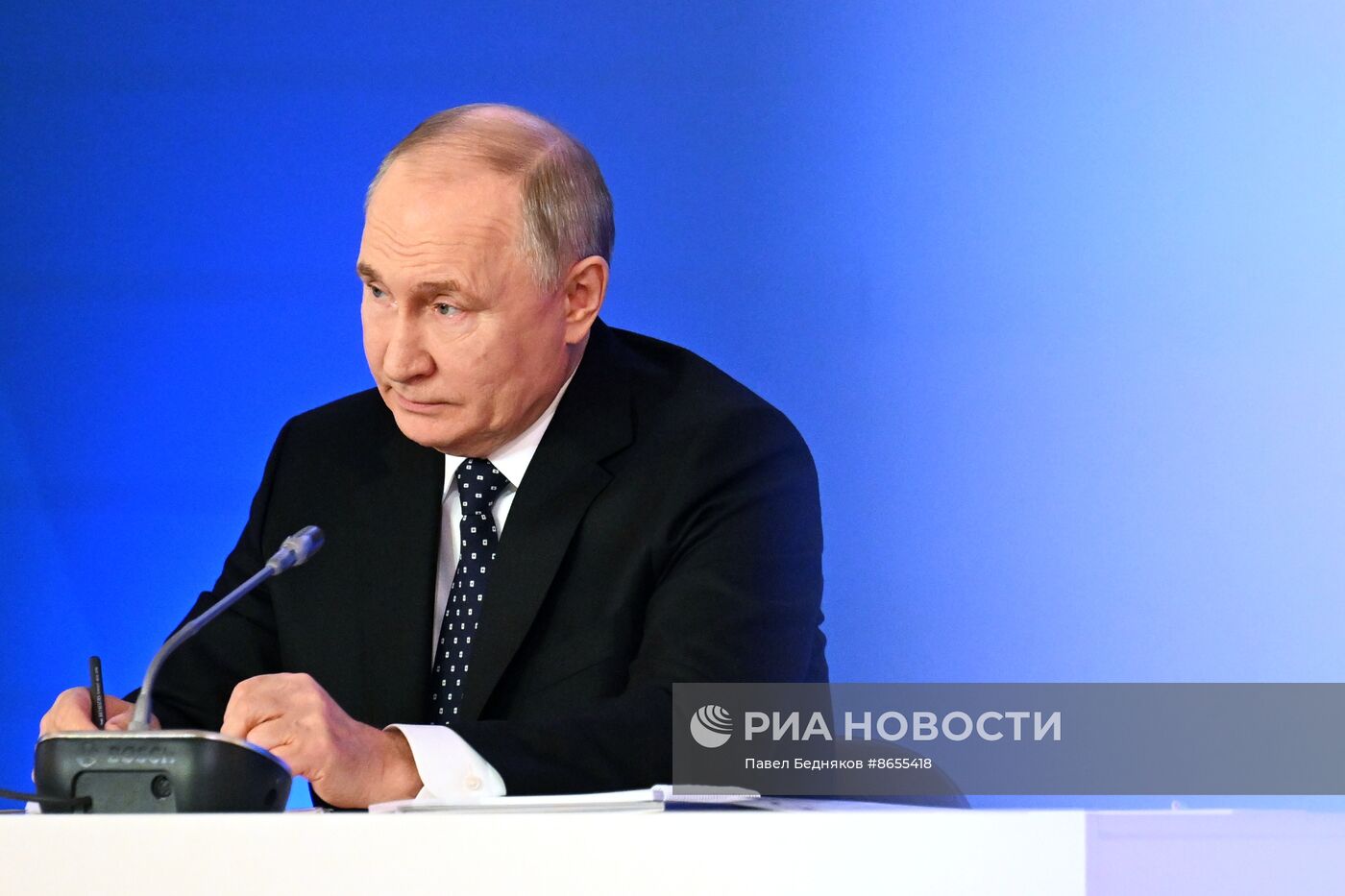 Президент Владимир Путин принял участие в съезде Федерации независимых профсоюзов России