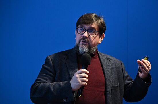 Выставка "Россия". Встреча поколений - беседы с полярниками