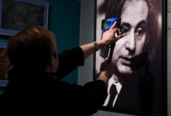 Выставка "Коллажи Альфреда Шнитке"