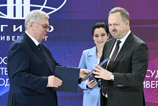 Выставка "Россия". Создаем цифровой факультет МГИМО вместе!