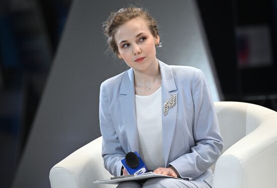 Выставка "Россия". Создаем цифровой факультет МГИМО вместе!