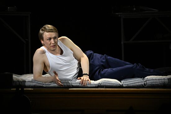 Выставка "Россия". Показ спектакля "У паровоза есть душа" в рамках проекта "Голоса страны"