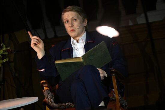 Выставка "Россия". Показ спектакля "У паровоза есть душа" в рамках проекта "Голоса страны"