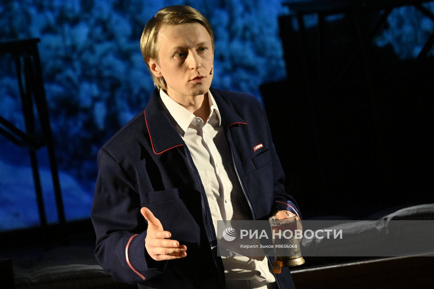 Выставка "Россия". Показ спектакля "У паровоза есть душа" в рамках проекта "Голоса страны"