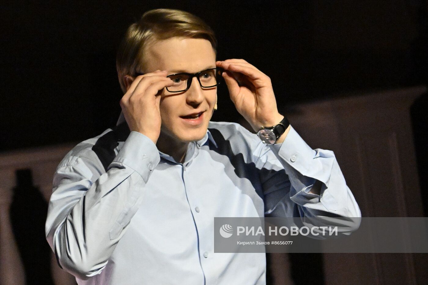 Выставка "Россия". Показ спектакля "У паровоза есть душа" в рамках проекта "Голоса страны"