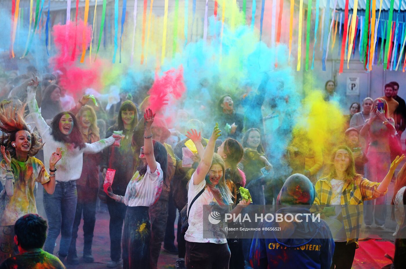 16-й фестиваль "Сита Холи Мела" в Москве 