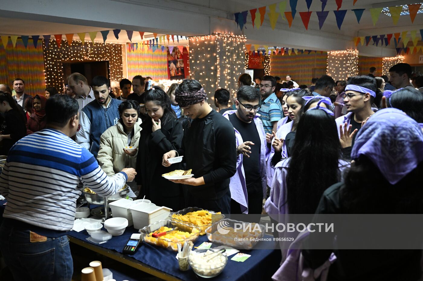 16-й фестиваль "Сита Холи Мела" в Москве 