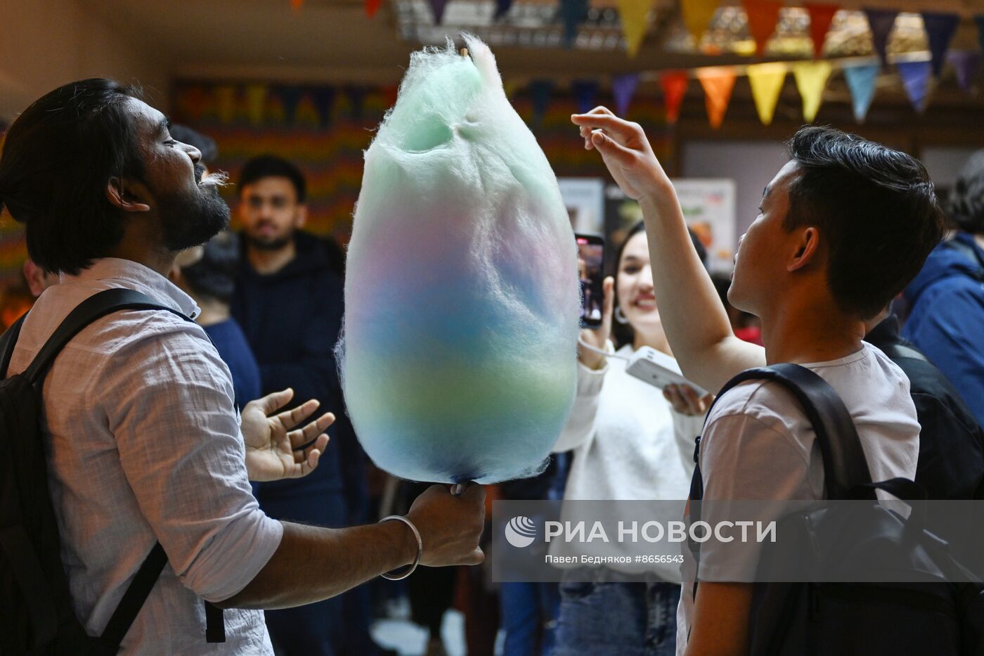 16-й фестиваль "Сита Холи Мела" в Москве 