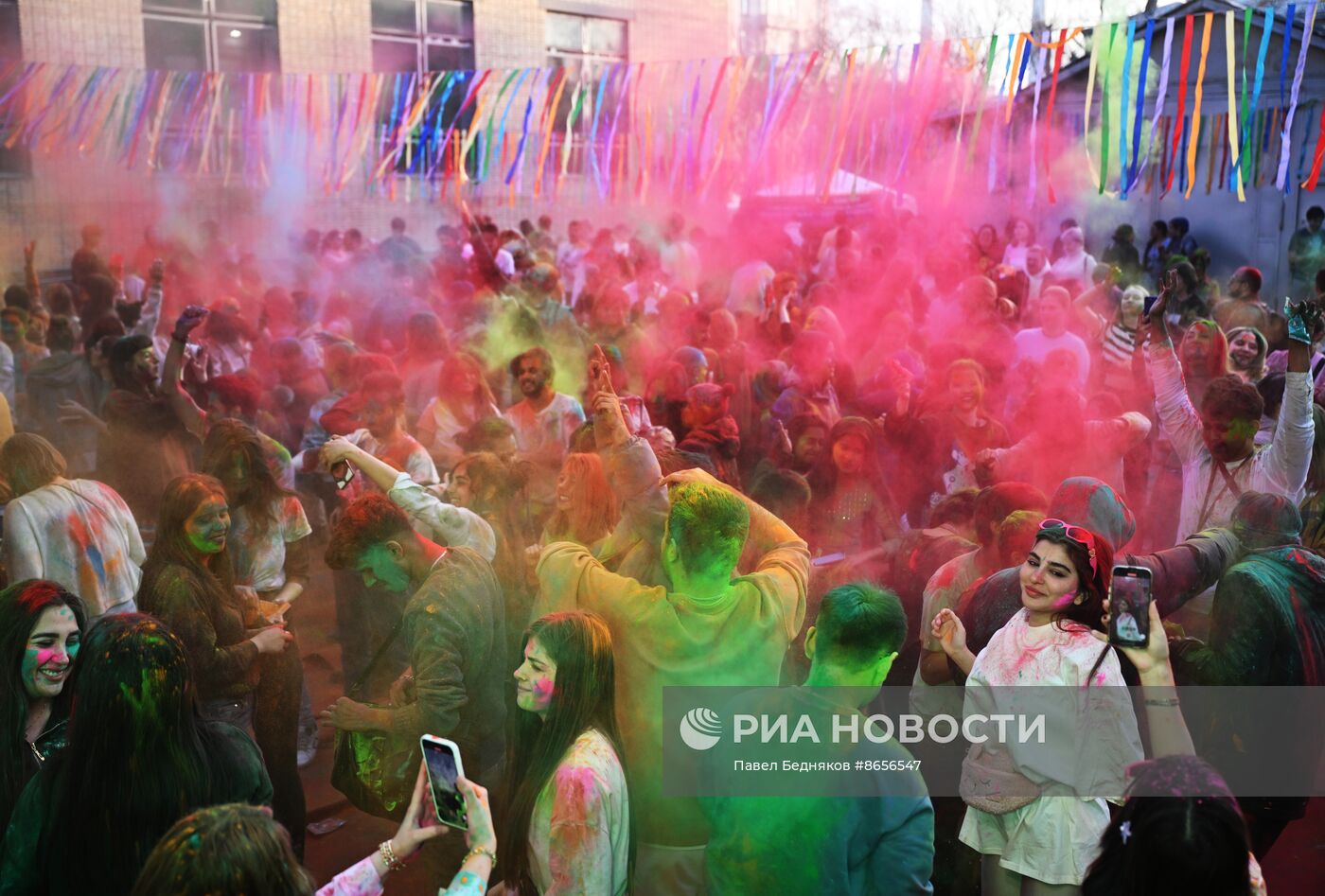 16-й фестиваль "Сита Холи Мела" в Москве 