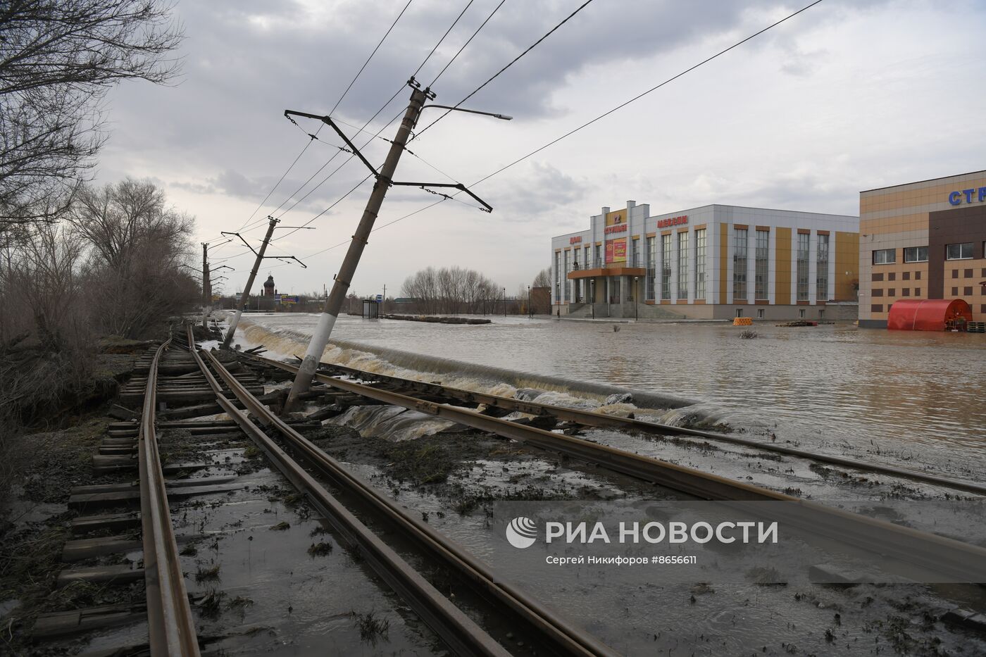 Последствия прорыва дамбы в Орске