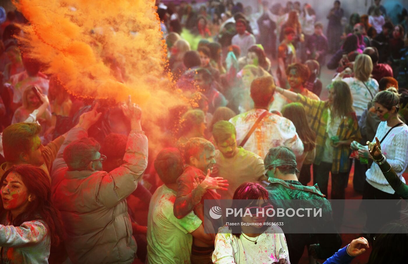 16-й фестиваль "Сита Холи Мела" в Москве 