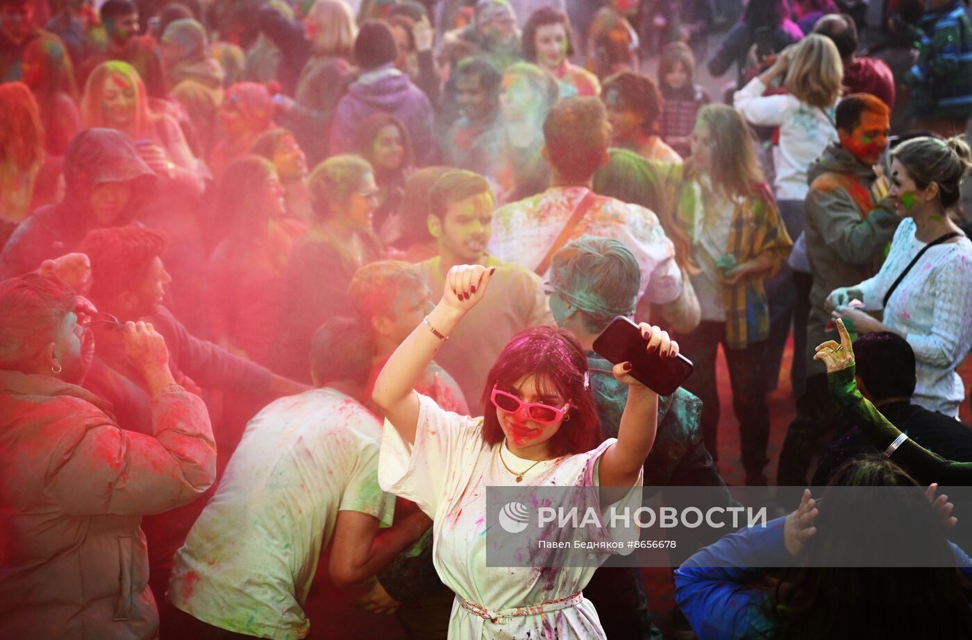 16-й фестиваль "Сита Холи Мела" в Москве 