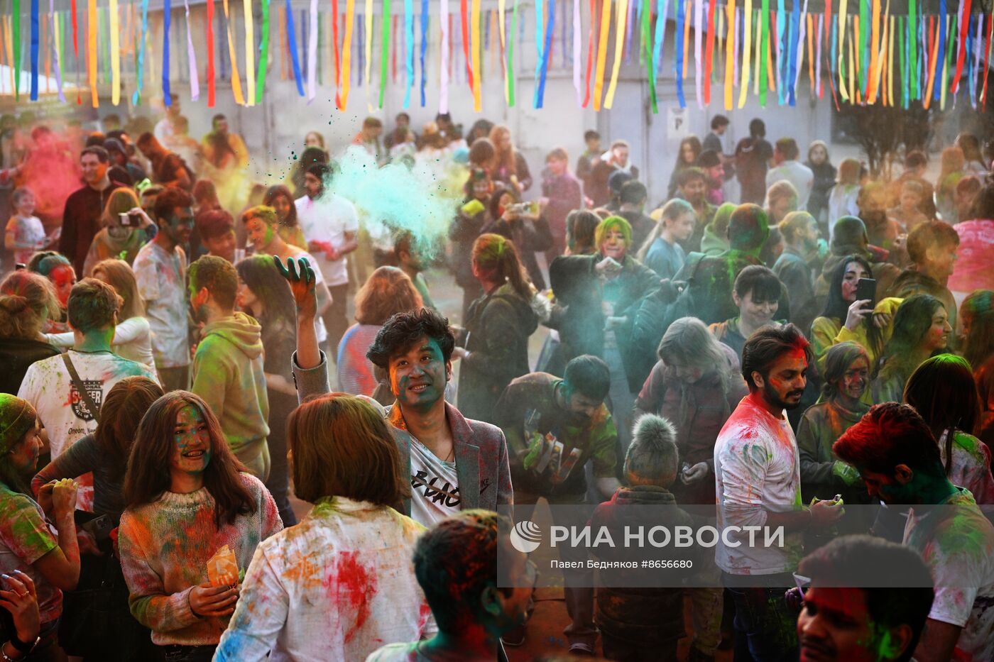 16-й фестиваль "Сита Холи Мела" в Москве