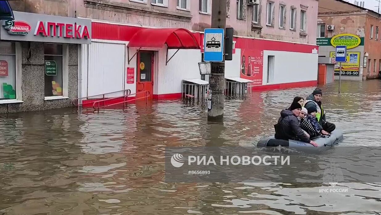 Обстановка в Орске после прорыва дамбы