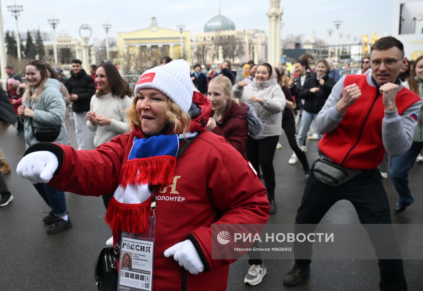 Выставка "Россия".  Всероссийский форум волонтеров-медиков