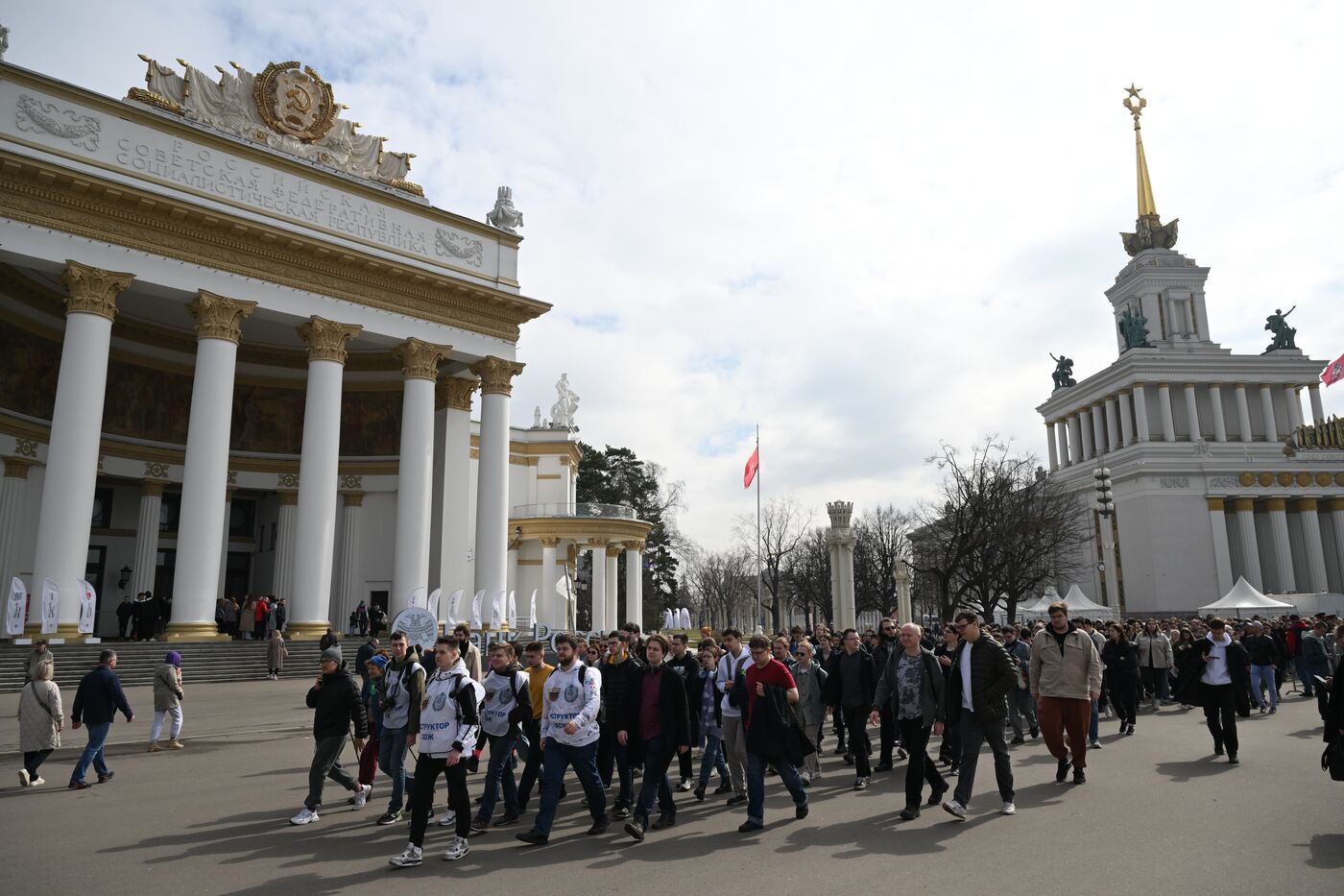 Выставка "Россия".  Всероссийский форум волонтеров-медиков