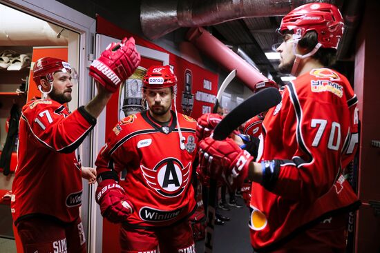 Хоккей. КХЛ. Матч "Автомобилист" - "Металлург Мг"