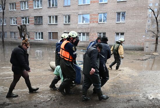 Обстановка в Орске после прорыва дамбы