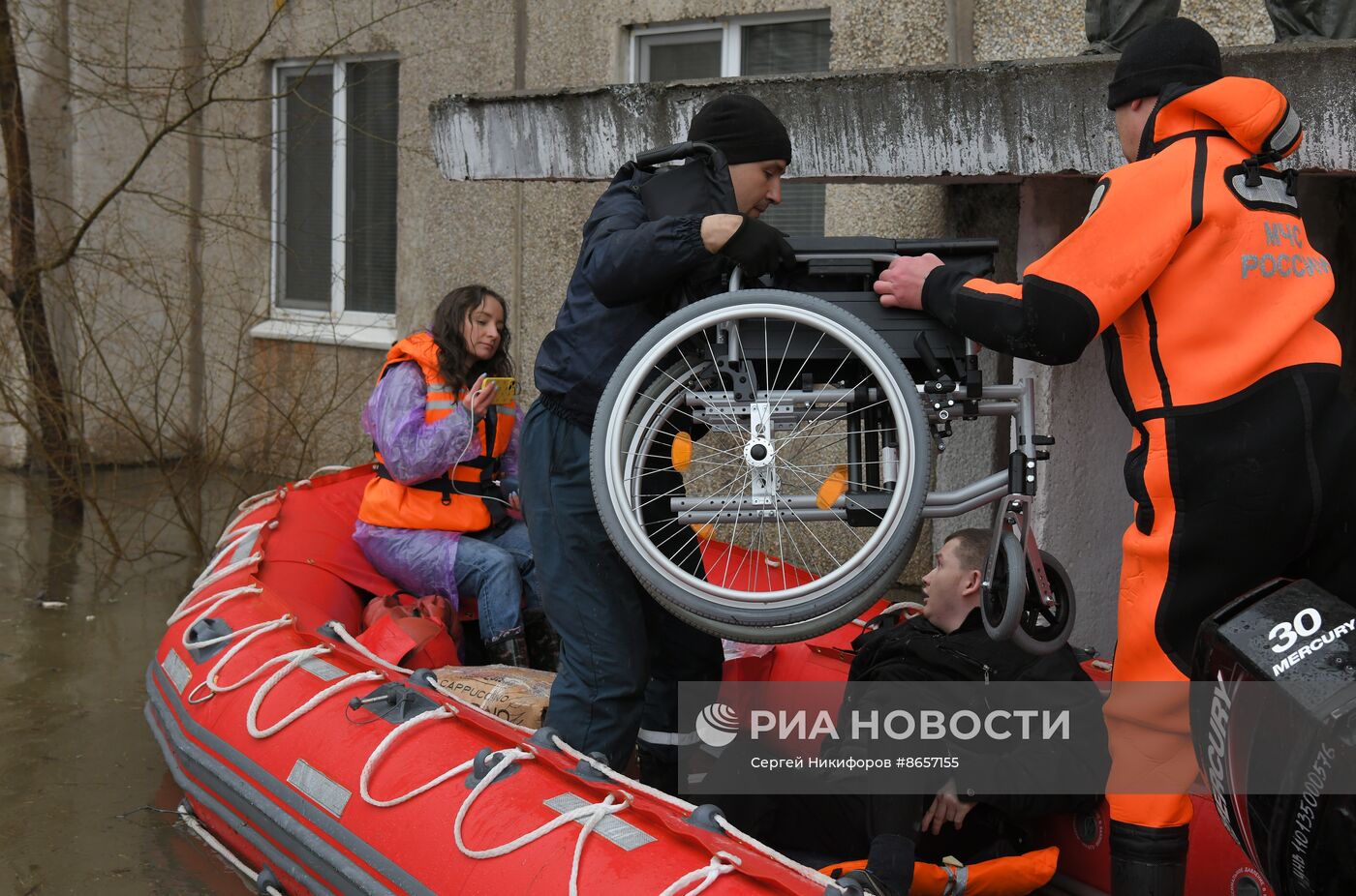 Обстановка в Орске после прорыва дамбы