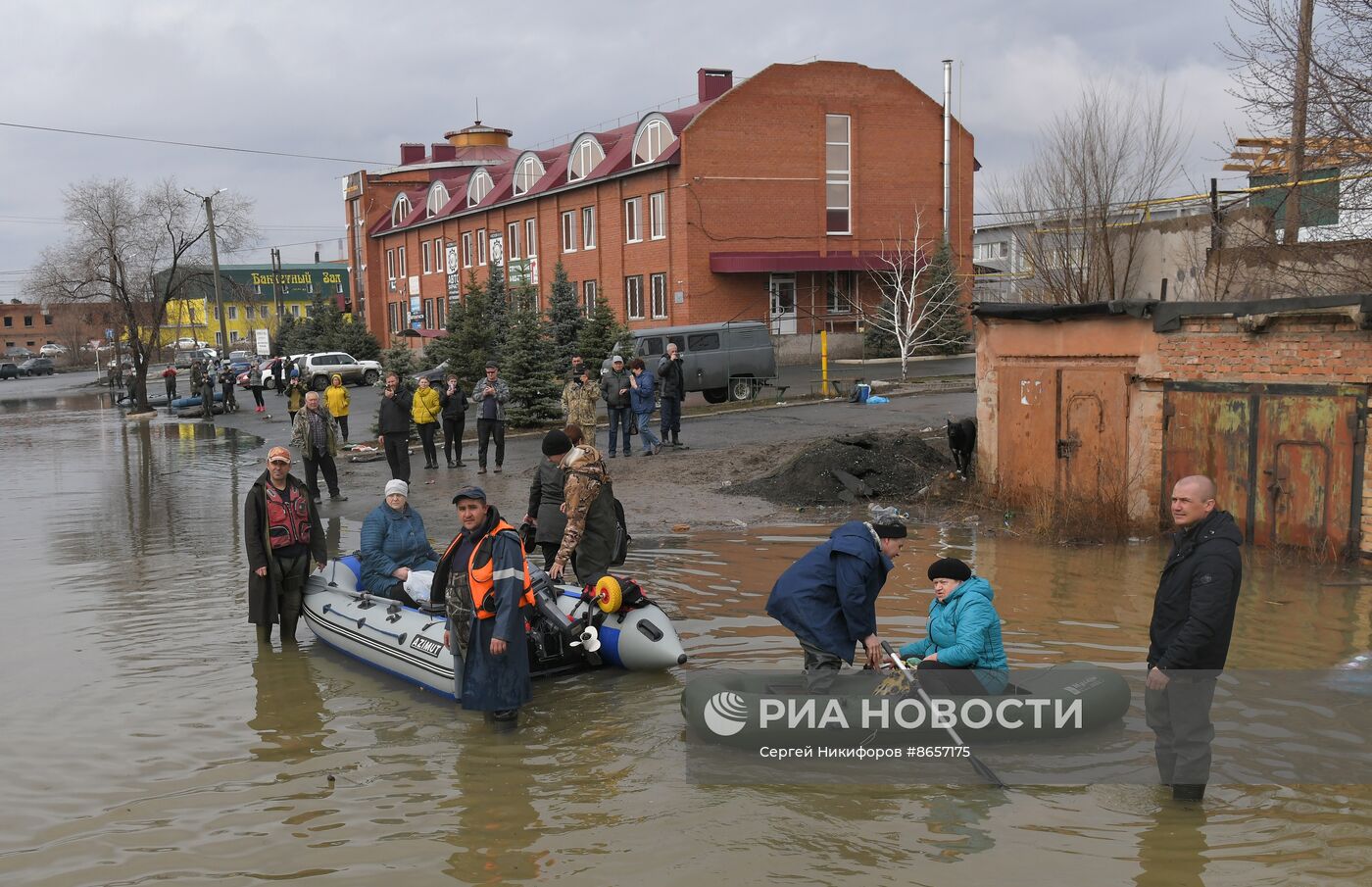 Обстановка в Орске после прорыва дамбы