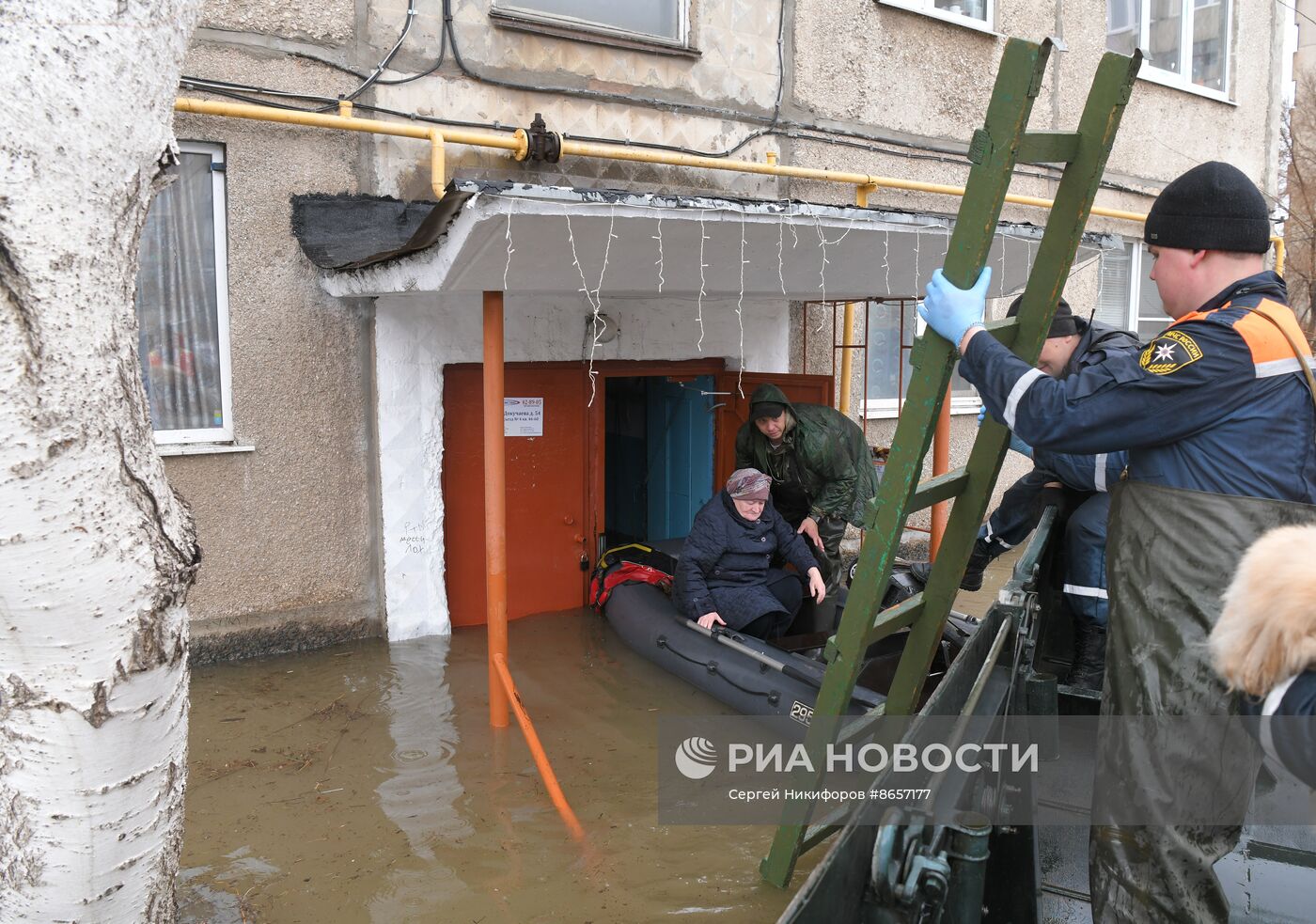 Обстановка в Орске после прорыва дамбы